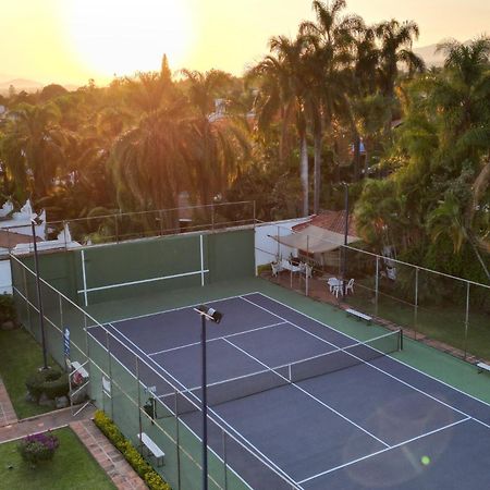 Bed & Tennis - Vista Hermosa Куэрнавака Экстерьер фото