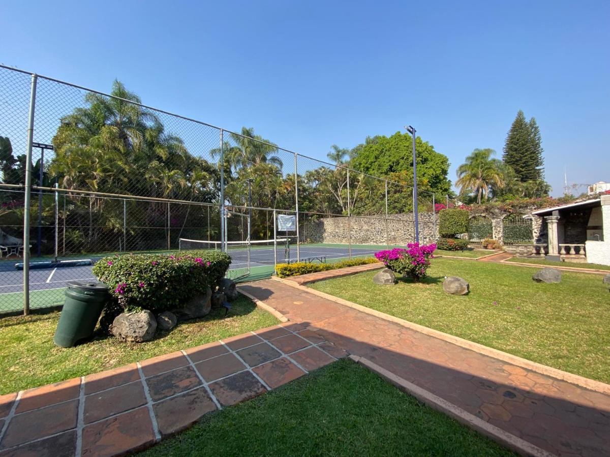 Bed & Tennis - Vista Hermosa Куэрнавака Экстерьер фото